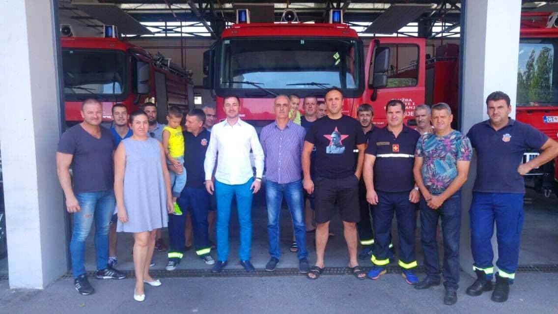 BOGDANOVIĆ: Cetinjskim vatrogascima po 500 eura BOGDANOVIĆ: Cetinjskim vatrogascima po 500 eura
