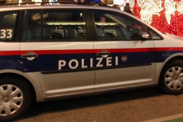 Srbin uboden nožem u srce nasred ulice u Beču Srbin uboden nožem u srce nasred ulice u Beču