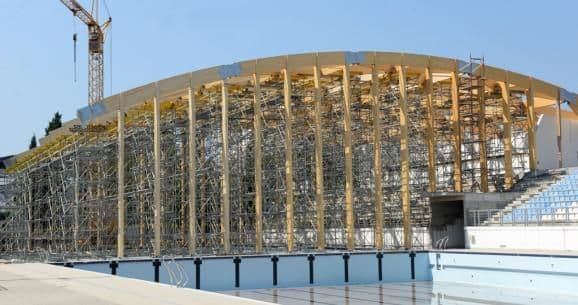 Podgorica: Postavljanje krovne konstrukcije vaterpolo bazena u završnoj fazi Podgorica: Postavljanje krovne konstrukcije vaterpolo bazena u završnoj fazi