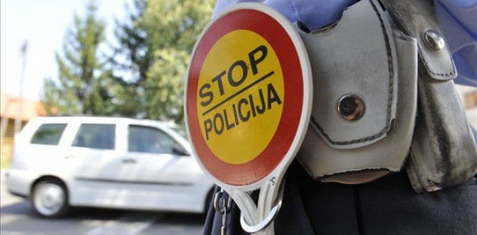 Policija: Osam saobraćajki, šest osoba povrijeđeno Policija: Osam saobraćajki, šest osoba povrijeđeno