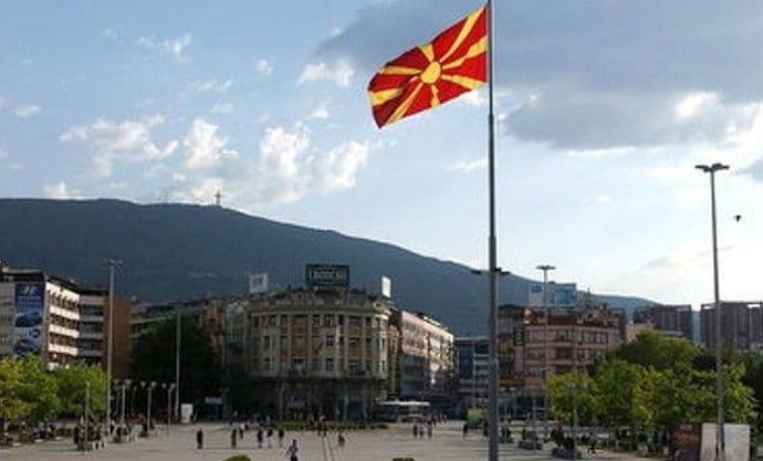 Srbija hitno povukla zaposlene iz ambasade u Skoplju Srbija hitno povukla zaposlene iz ambasade u Skoplju