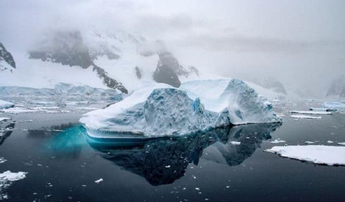 Na Antarktiku pronađen NLO? (VIDEO) Na Antarktiku pronađen NLO? (VIDEO)