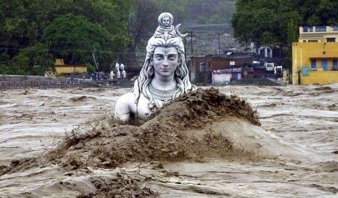 Više od hiljadu mrtvih u poplavama u južnoj Aziji Više od hiljadu mrtvih u poplavama u južnoj Aziji