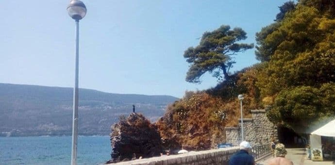 Herceg Novi: Završena rekonstrukcija najvećeg dijela ulične rasvjete Herceg Novi: Završena rekonstrukcija najvećeg dijela ulične rasvjete