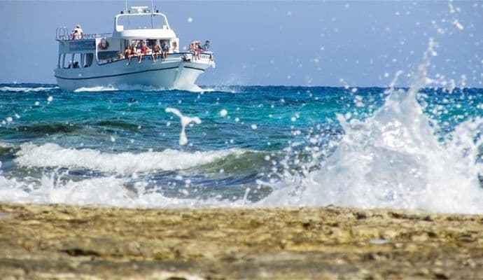 Crna Gora više nije sigurna, elitne prostitutke prešle na hrvatske jahte Crna Gora više nije sigurna, elitne prostitutke prešle na hrvatske jahte