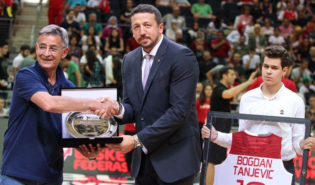 Specijalno priznanje za Bogdana Tanjevića Specijalno priznanje za Bogdana Tanjevića