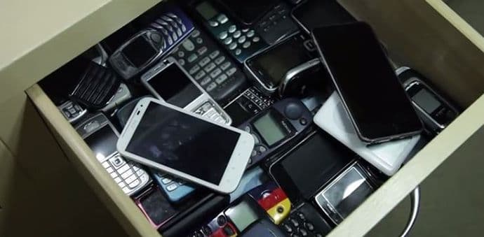 Policajci se rješavaju 36.000 telefona, prelaze na ajfone Policajci se rješavaju 36.000 telefona, prelaze na ajfone