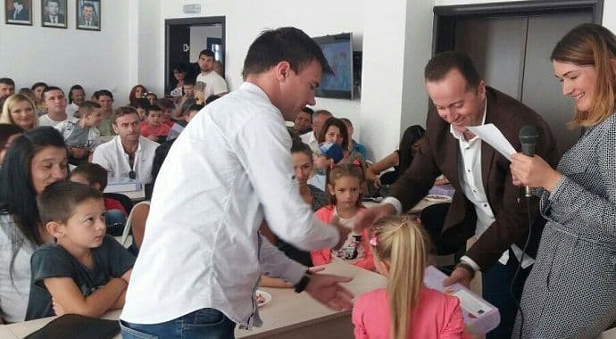 Uručeni udžbenici prvacima u Mojkovcu Uručeni udžbenici prvacima u Mojkovcu