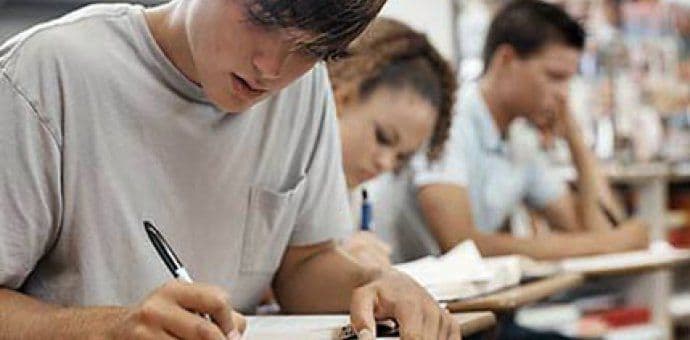 Manifestacija “Dan najboljih” za učenike osnovnih i srednjih škola Manifestacija “Dan najboljih” za učenike osnovnih i srednjih škola