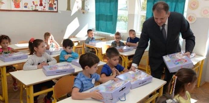 Stijepović: Više od 16 miliona eura investicija u obrazovanje Stijepović: Više od 16 miliona eura investicija u obrazovanje
