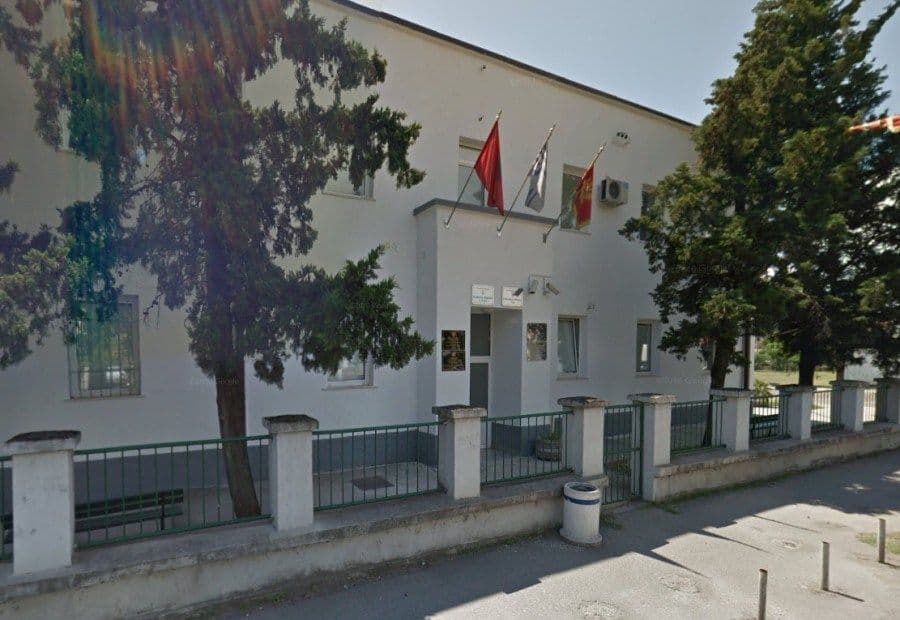 Tuzi stipendiraju šest studenata i jednog srednjoškolca Tuzi stipendiraju šest studenata i jednog srednjoškolca