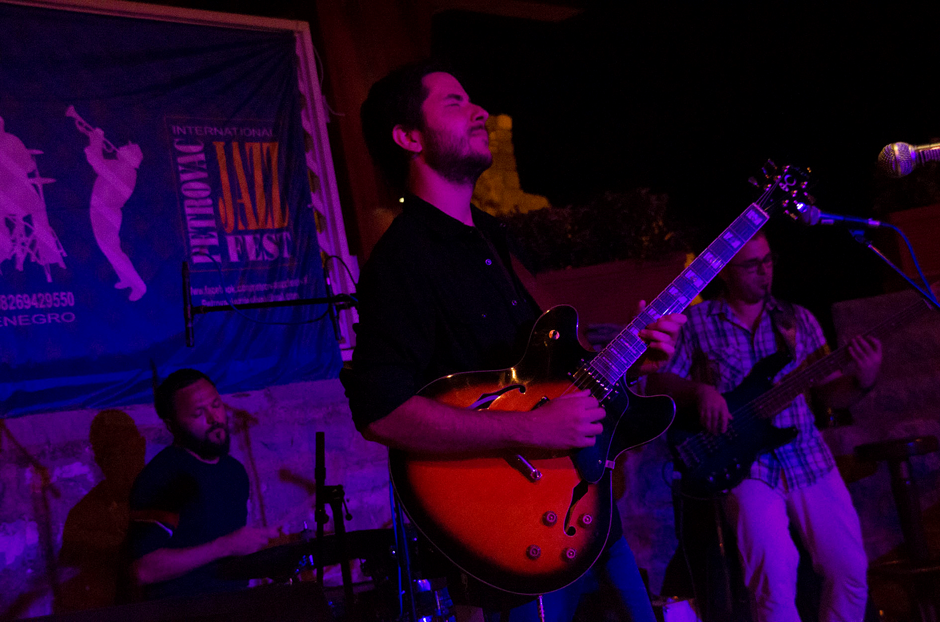 Promocija Nišvil festivala na petrovačkom džez festivalu Promocija Nišvil festivala na petrovačkom džez festivalu