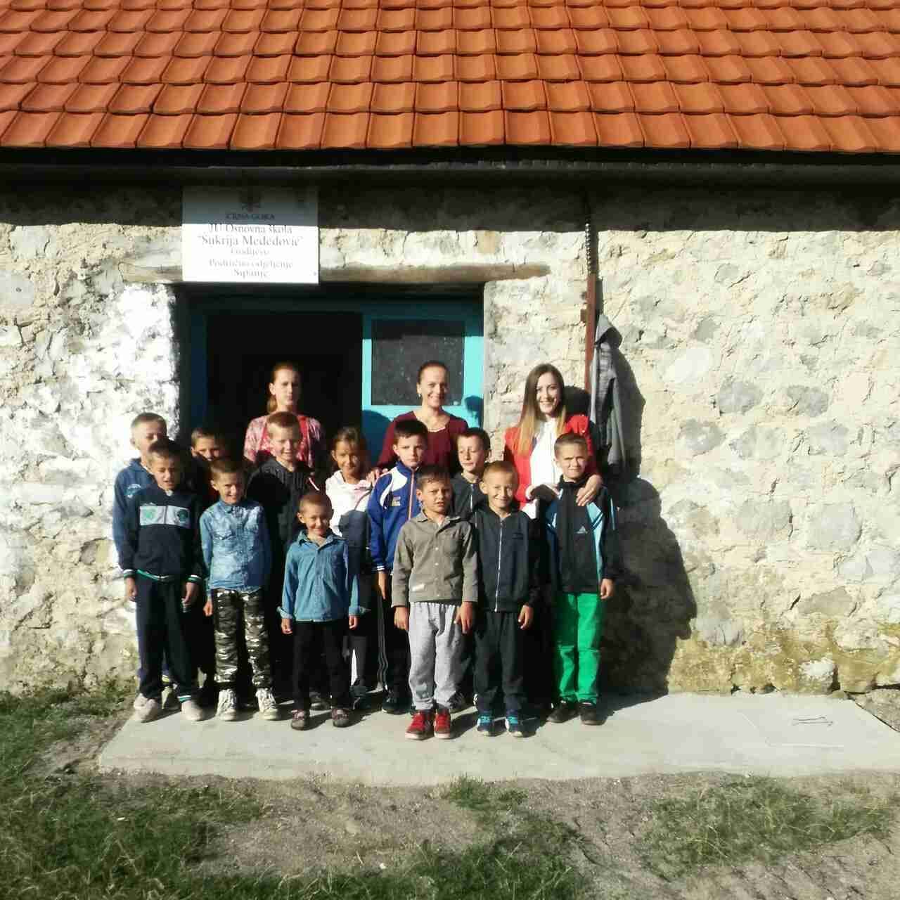 Završena rekonstrukcija škole u selu Sipanje kod Bijelog Polja Završena rekonstrukcija škole u selu Sipanje kod Bijelog Polja