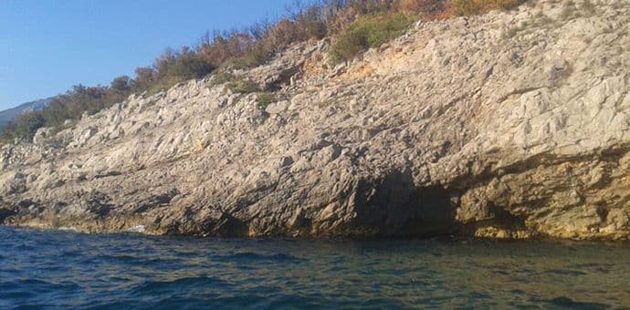 Jedrilica se nasukala kod Dobreča, poginuo Zoran Nikolić Jedrilica se nasukala kod Dobreča, poginuo Zoran Nikolić