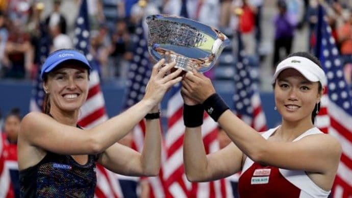 Martina Hingis osvojila 25. grend slem titulu Martina Hingis osvojila 25. grend slem titulu