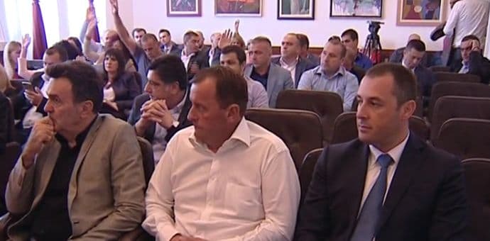 Spomenici dijele beranski parlament Spomenici dijele beranski parlament