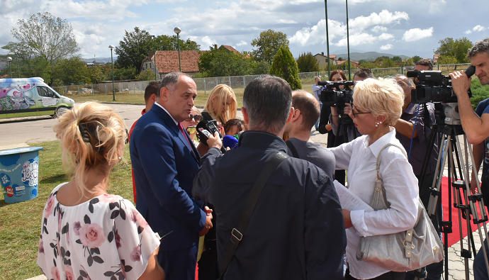 Simović: Intrige i manipulacije preče od napretka Simović: Intrige i manipulacije preče od napretka