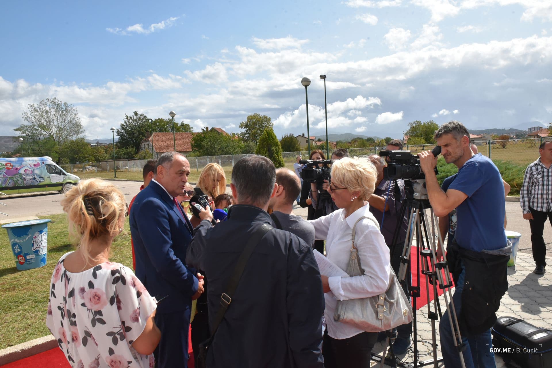 Simović: Intrige i manipulacije preče od napretka Simović: Intrige i manipulacije preče od napretka