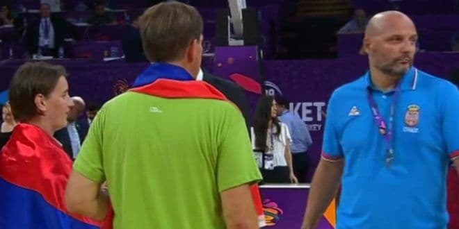 Da li je Saša Đorđević svjesno iskulirao Anu Brnabić? Da li je Saša Đorđević svjesno iskulirao Anu Brnabić?