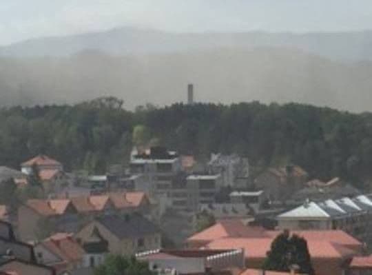 Prašina prekrila Pljevlja, stanje alarmantno Prašina prekrila Pljevlja, stanje alarmantno