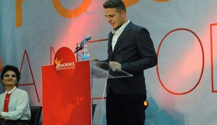 Vuković: Da li mislite na Miloševića koji je vašeg "šefa" nazivao sinom? Vuković: Da li mislite na Miloševića koji je vašeg "šefa" nazivao sinom?