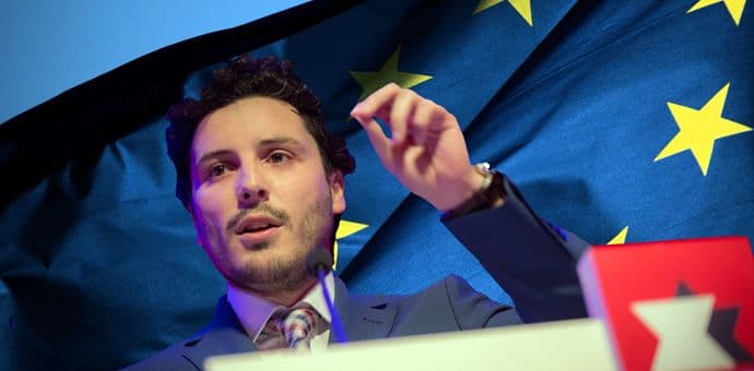 Abazović sa EU: Ili ste na strani totalitarnog režima, ili na strani demokratije Abazović sa EU: Ili ste na strani totalitarnog režima, ili na strani demokratije