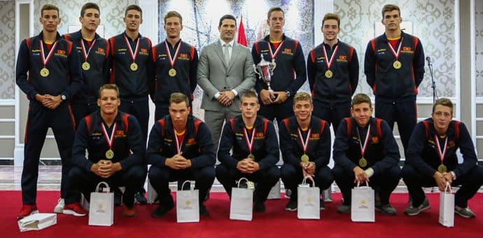 Janović primio zlatne "ajkulice": Vratili ste CG u društvo svjetskih vaterpolo sila! Janović primio zlatne "ajkulice": Vratili ste CG u društvo svjetskih vaterpolo sila!