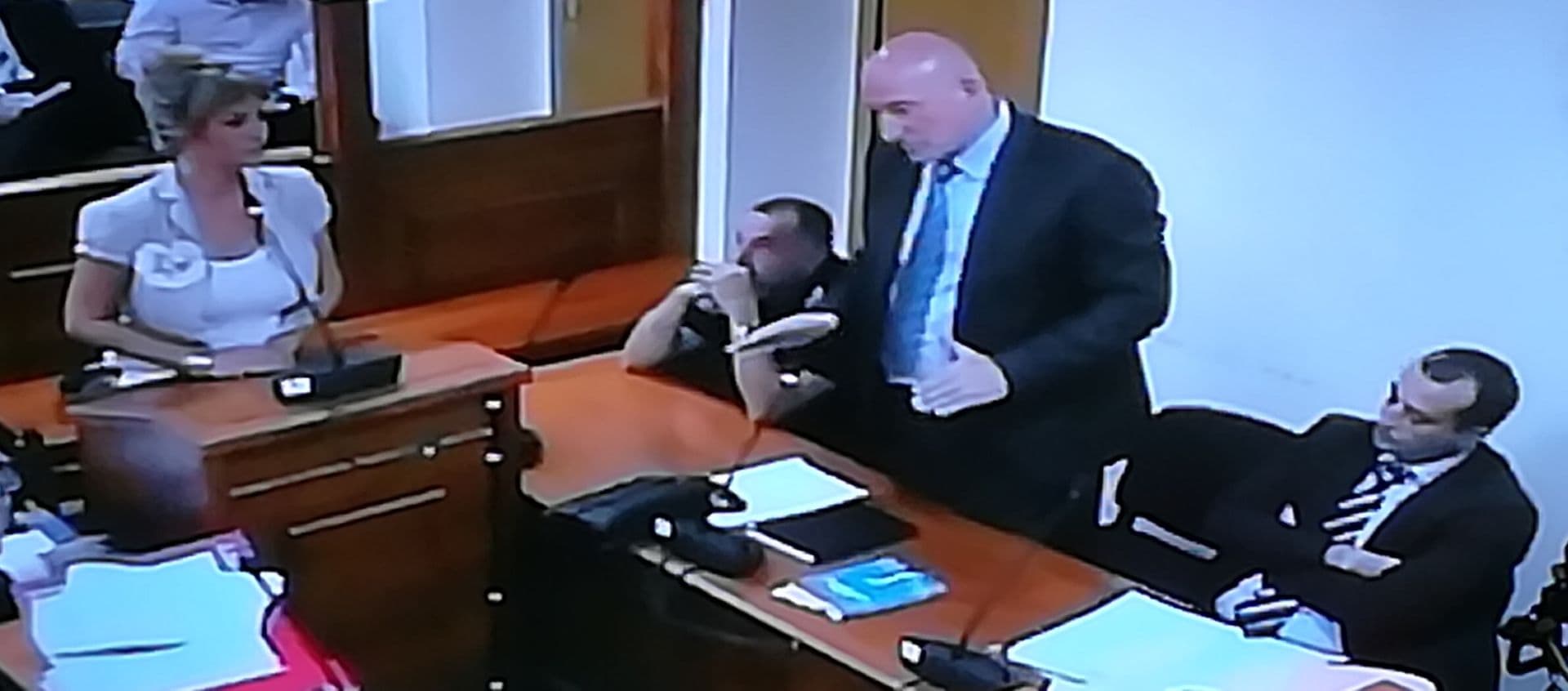 Hristić: Telefon namijenjen Dikiću; Milić: Politički vrh Srbije mi je montirao ovaj proces Hristić: Telefon namijenjen Dikiću; Milić: Politički vrh Srbije mi je montirao ovaj proces