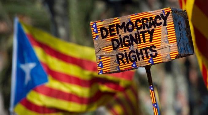 Nemiri u Kataloniji: Pobornici nezavisnosti traže "mobilizaciju" Nemiri u Kataloniji: Pobornici nezavisnosti traže "mobilizaciju"