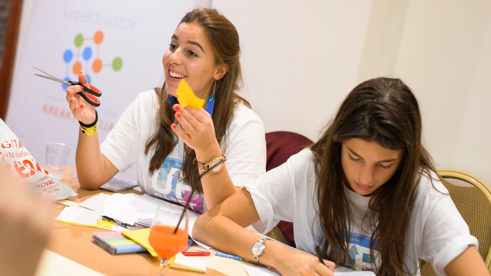 Laboratorija inovacija za mlade “Kreaktivator”: Šesta UPSHIFT radionica od 13-15. oktobra u Bečićima Laboratorija inovacija za mlade “Kreaktivator”: Šesta UPSHIFT radionica od 13-15. oktobra u Bečićima