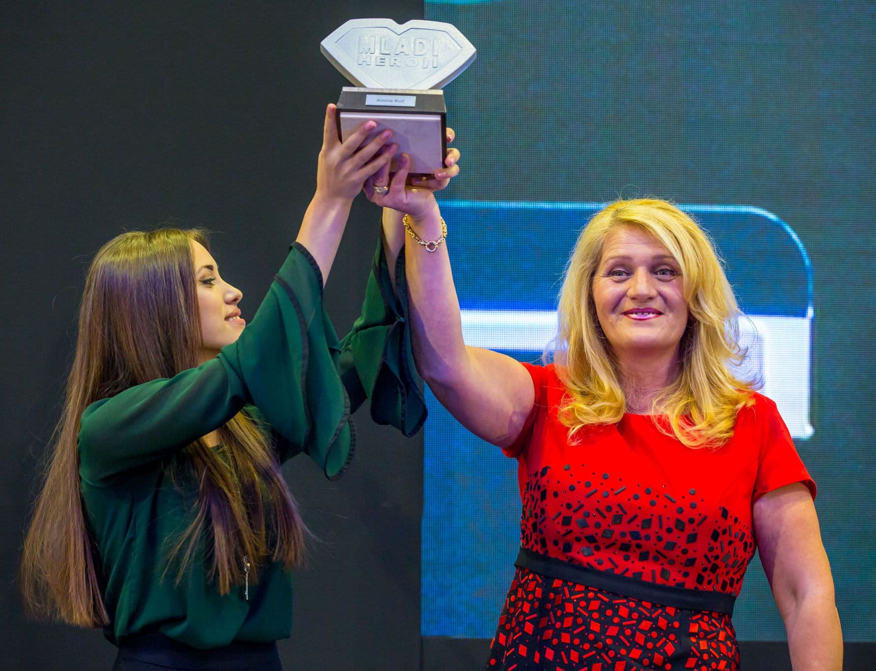 Uručene nagrade Mladim herojima Crne Gore Uručene nagrade Mladim herojima Crne Gore