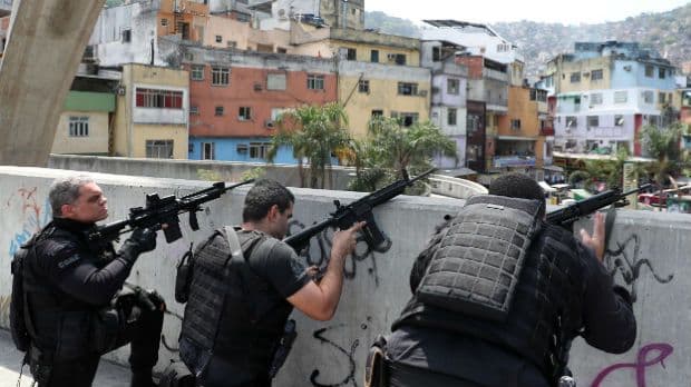 BRAZIL: Mobilisana vojska, Rio u haosu BRAZIL: Mobilisana vojska, Rio u haosu