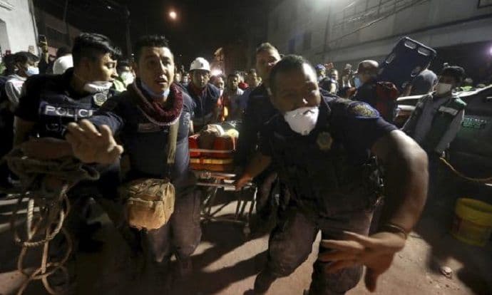 Užasne posljedice zemljotresa – više od 300 mrtvih Užasne posljedice zemljotresa – više od 300 mrtvih