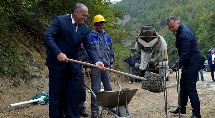 Simović: Projekti koji spajaju obale i ljude Simović: Projekti koji spajaju obale i ljude