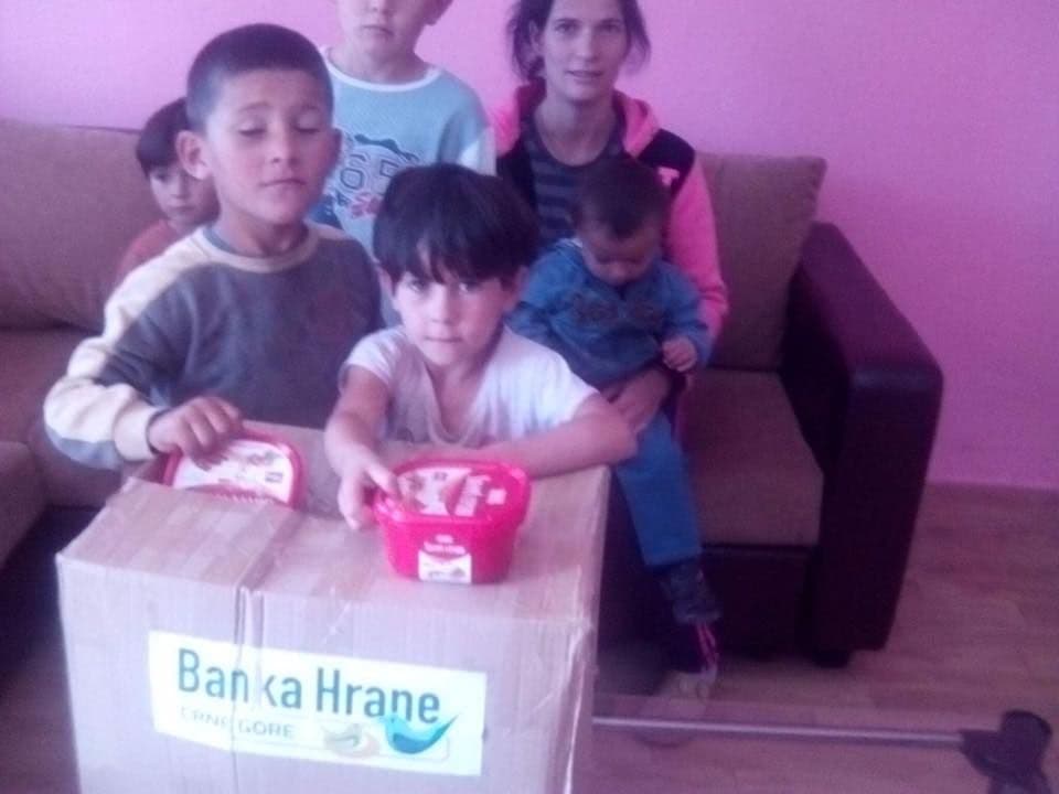 Porodica Nilević moli za pomoć: Roditelji smo petoro djece a nemamo šporet za grijanje Porodica Nilević moli za pomoć: Roditelji smo petoro djece a nemamo šporet za grijanje