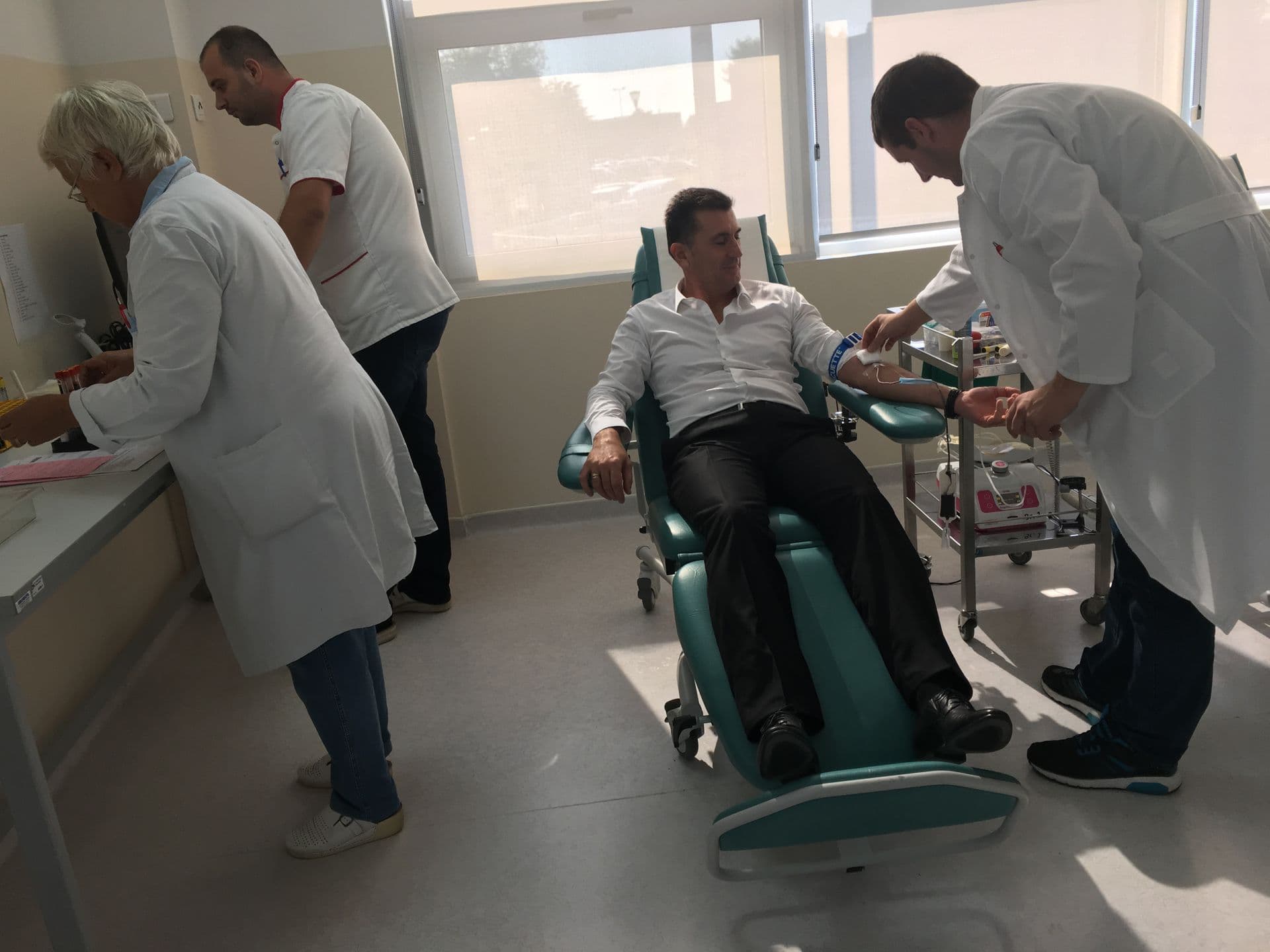 300 službenika MUP-a i Uprave policije danas dobrovoljno dalo krv 300 službenika MUP-a i Uprave policije danas dobrovoljno dalo krv