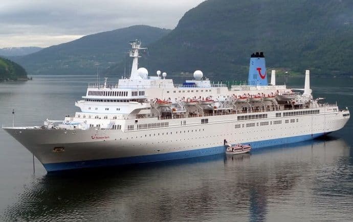 Kruzer "Thomson Spirit" uplovio u Bar Kruzer "Thomson Spirit" uplovio u Bar