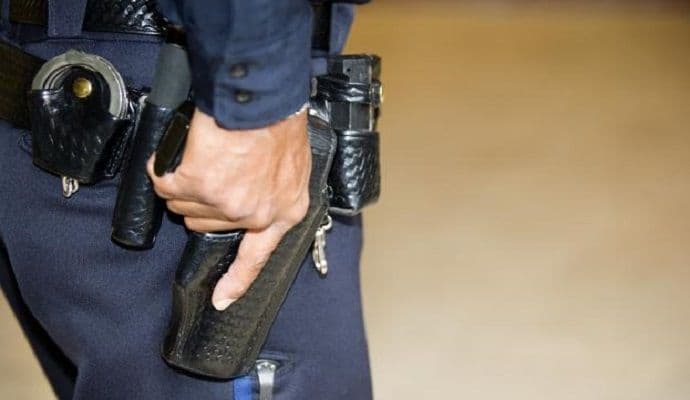 Naoružan muškarac ušao u vrtić u Liverpulu Naoružan muškarac ušao u vrtić u Liverpulu