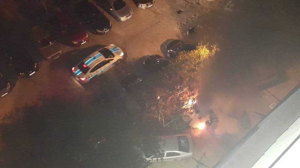 Zapaljen automobil Predraga Milića Zapaljen automobil Predraga Milića