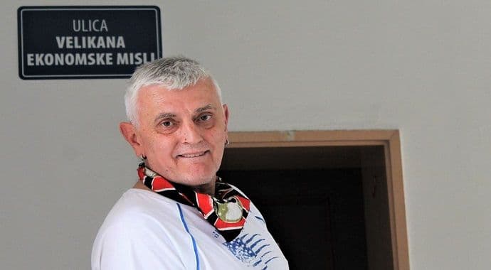 VESELIN PAVIĆEVIĆ: Ako već moraš da mrziš - mrzi mržnju VESELIN PAVIĆEVIĆ: Ako već moraš da mrziš - mrzi mržnju