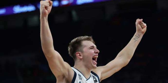 Dončićeve patike iz finala EP prodate za 30.000 eura! Dončićeve patike iz finala EP prodate za 30.000 eura!