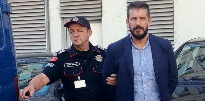 Zaposlenima Duška Kneževića određen pritvor do 72 sata (FOTO) Zaposlenima Duška Kneževića određen pritvor do 72 sata (FOTO)