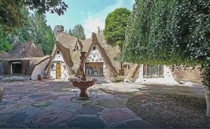 Ova kuća je nestvarna, kao iz Snežane i sedam patuljaka (FOTO) Ova kuća je nestvarna, kao iz Snežane i sedam patuljaka (FOTO)