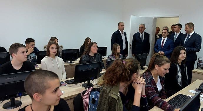 Za kabinete informatike 35.000 eura Za kabinete informatike 35.000 eura