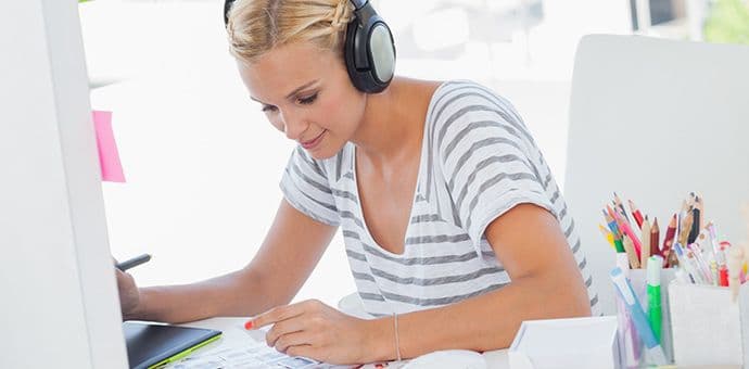 Slušanje muzike dok radimo - pomaže ili odmaže? Slušanje muzike dok radimo - pomaže ili odmaže?