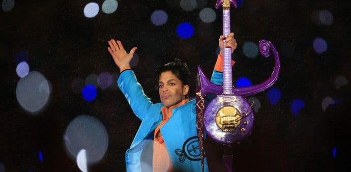 Prinsova gitara prodata za nevjerovatnih 700.000 dolara Prinsova gitara prodata za nevjerovatnih 700.000 dolara