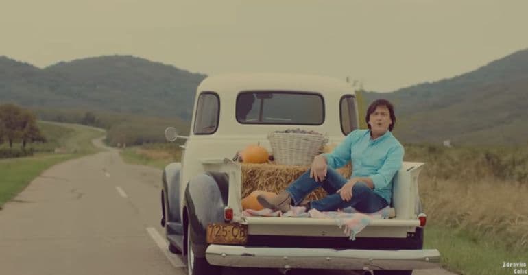 Novi hit Zdravka Čolića prvi u Evropi (VIDEO) Novi hit Zdravka Čolića prvi u Evropi (VIDEO)