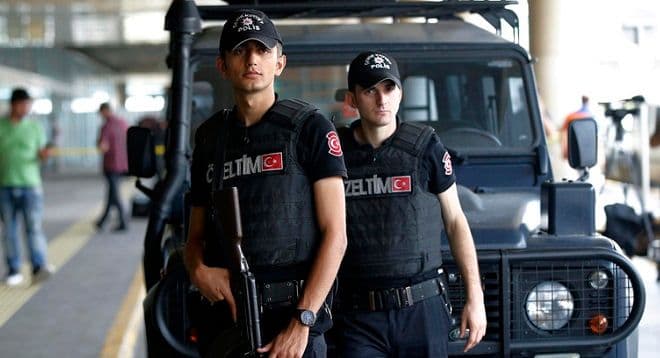 Turska: Uhapšena 101 osoba zbog veza sa Islamskom državom Turska: Uhapšena 101 osoba zbog veza sa Islamskom državom