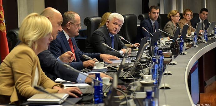 Vlada izdvojila 6.000 eura za trojke Ivane i Željka Jovanovića Vlada izdvojila 6.000 eura za trojke Ivane i Željka Jovanovića