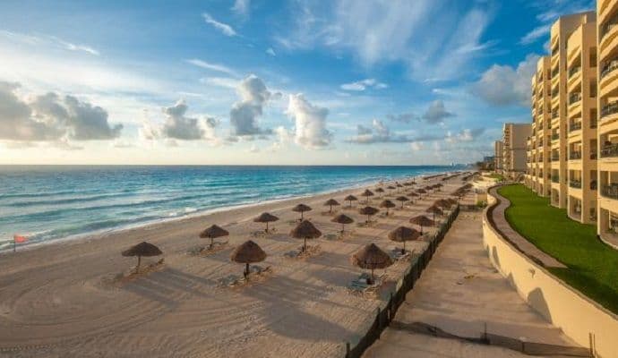 Nude 13.000 dolara mjesečno, treba samo da uživate Nude 13.000 dolara mjesečno, treba samo da uživate